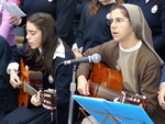 ...acompañados de guitarras