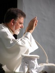 El padre Francisco imparte la bendición